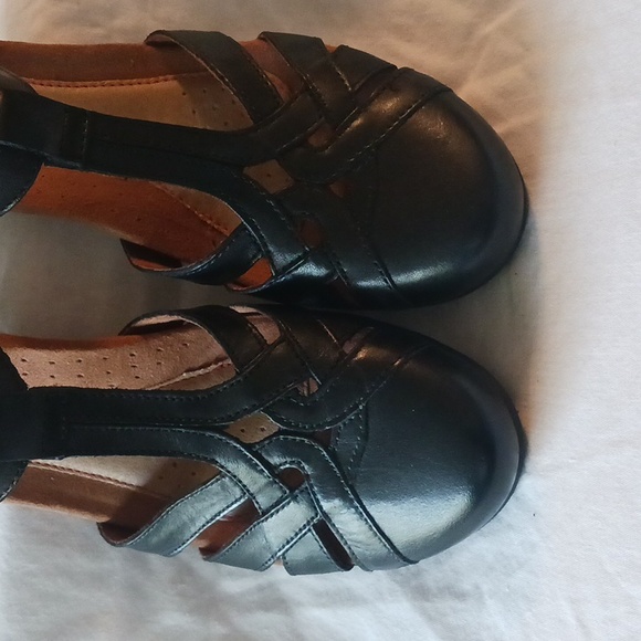 Rockport Cobb Hill collection Aubrey CH t strap heels - Picture 4 of 12